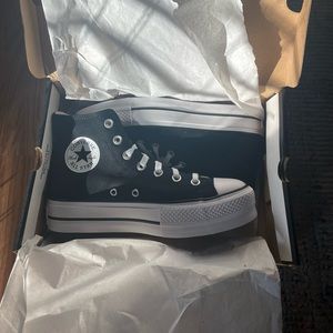 CONVERSE black platform high tops